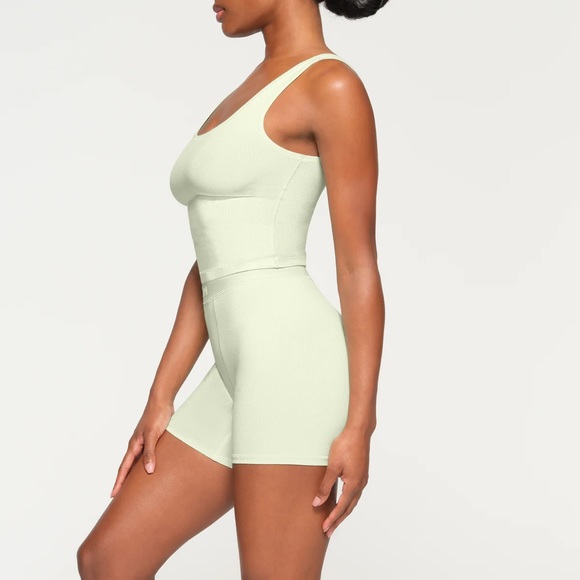 🔥NWT (SET) SKIMS Soft Lounge Tank & Boxer Honeydew 🍈🍈🍈 - Picture 4 of 16